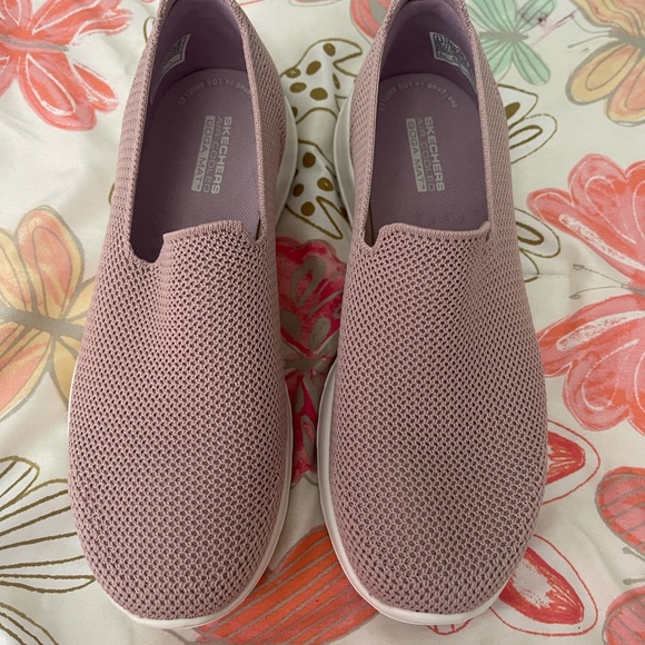 Shoes - Picture 2 of 3